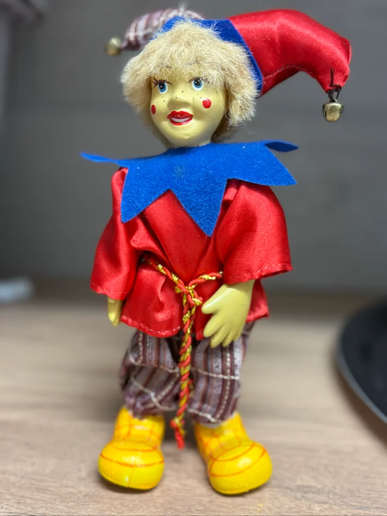 Clown en porcelaine (bouffon poupée en porcelaine)